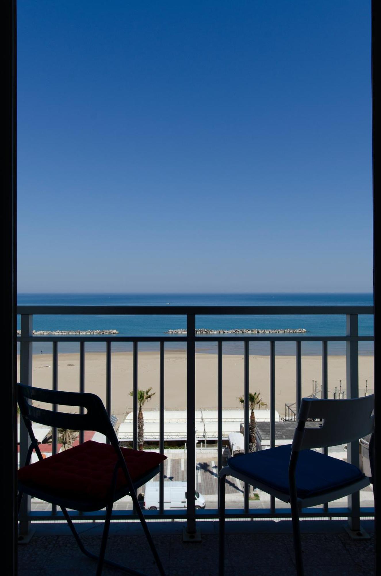 La Finestra Sul Castello B&B 泰尔莫利 外观 照片